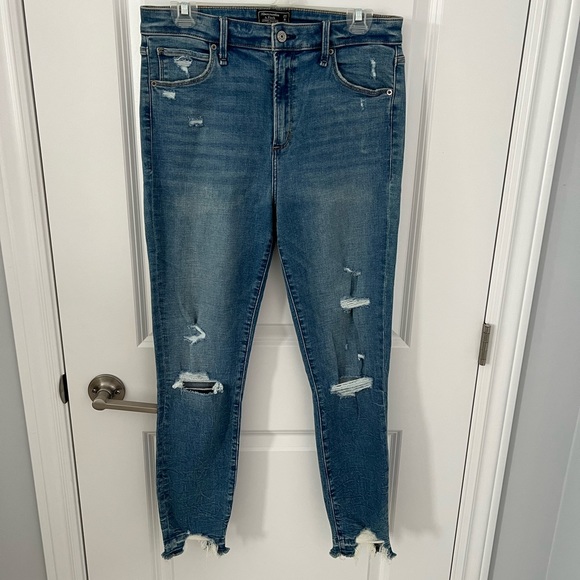 Abercrombie & Fitch Simone High Rise Ankle Jean - Picture 2 of 7